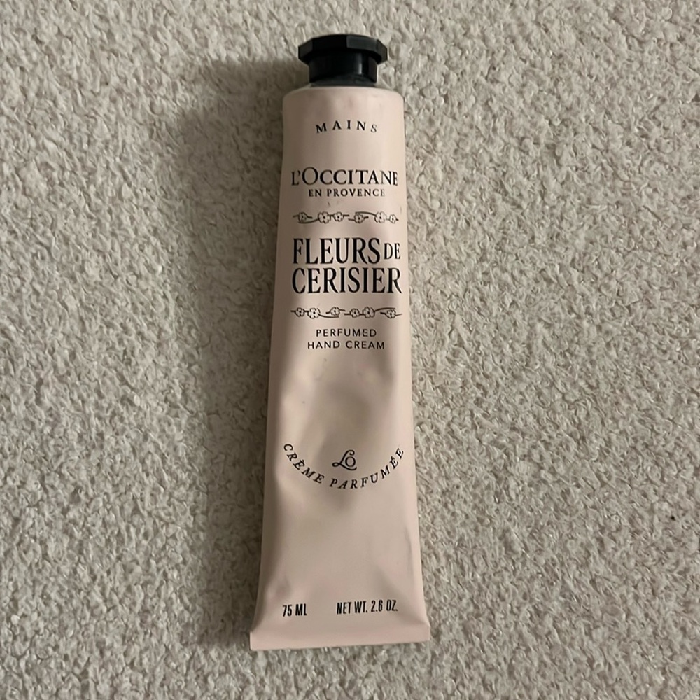 L'Occitane FLEURS DE CERISIER (FORMERLY CHERRY BLOSSOM) HAND CREAM
